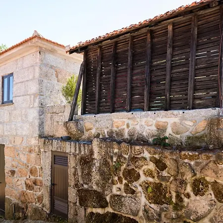 펜션 Charming House Fornos + Pool Fornos (Aveiro)