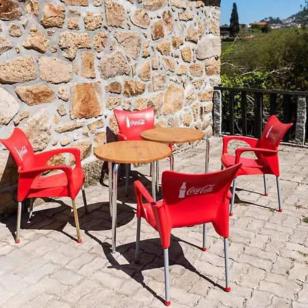 Charming House Fornos + Pool Vakantiehuis