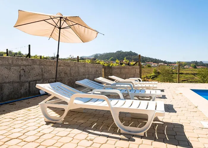 Charming House Fornos + Pool Hébergement de vacances